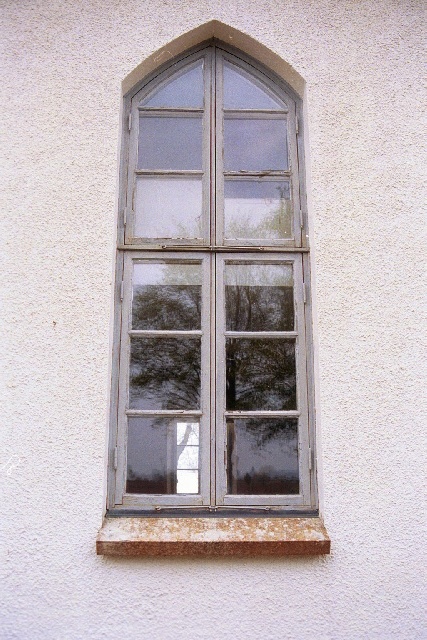 Östra Tunhems kyrka exteriör fönster södra fasaden. Negnr 01/265:24