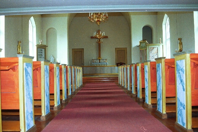 Östra Tunhems kyrka interiör mittgången, bänkar och kor. Negnr 01/265:19