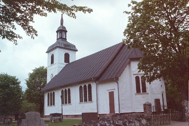 Hällestads kyrka exteriör sydöstvy. Negnr 01/266:22a