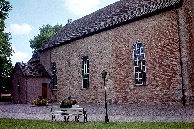 St Olofs kyrka exteriör nordfasad med långhus och sakristia. Negnr 01/275:17a