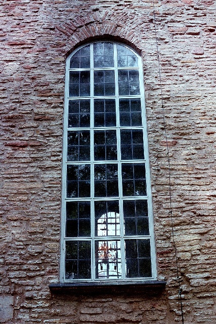 St Olofs kyrka exteriör fönster. Negnr 01/275:5a