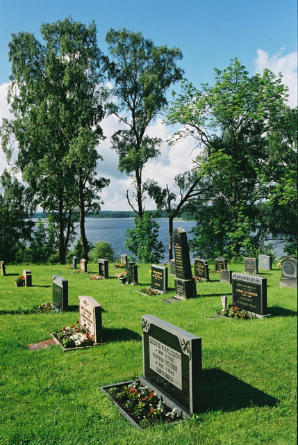 Fivlereds kyrkogård, utsikt mot sjön. Negnr 01/270:12a