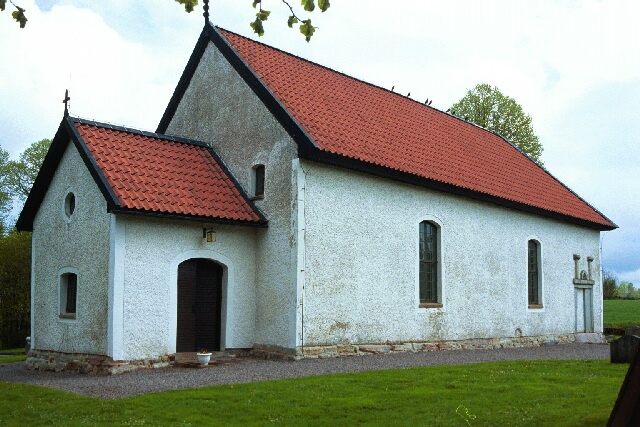 Ugglum kyrka exteriör nordöstvy med vapenhus. Negnr 01/265:31