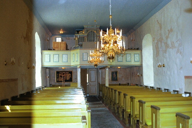 Ugglum kyrka interiör bänkar samt orgelläktare. Negnr 01/265:28