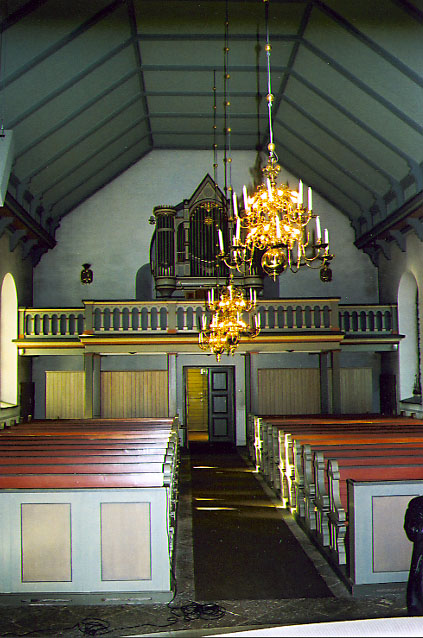 Borgunda kyrka interiör västvy med orgelläktare