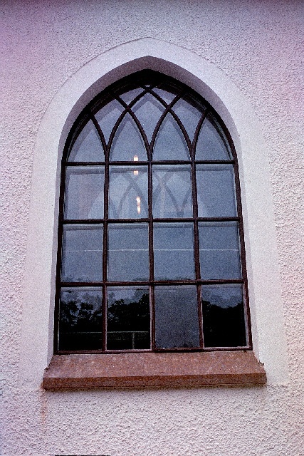 Tiarps kyrka exteriör fönster. Negnr 01/280:19