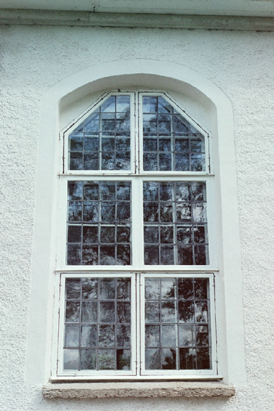 Stenstorps kyrka exteriör fönster. Negnr 01/269:12a