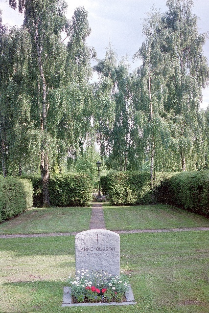 Kinneveds kyrkogård stiglucka och kyrkogårdsmur nordvästvy. Negnr 01/274:21a