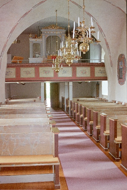 Kinneveds kyrka interiör västparti med bänkar och läktare. Negnr 01/274:16a