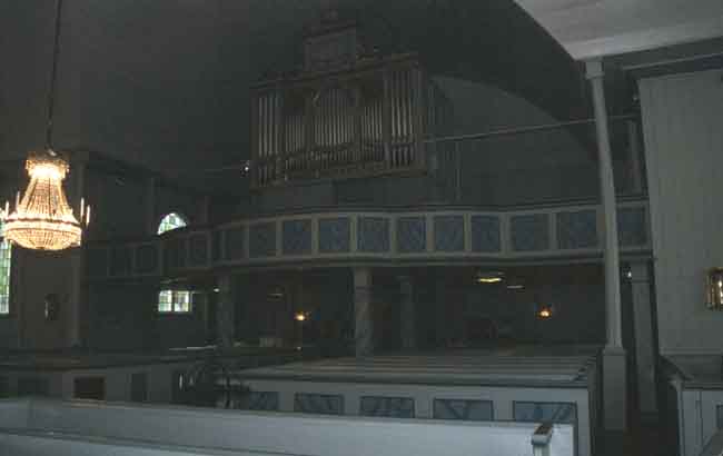 Orgelläktaren i väster.