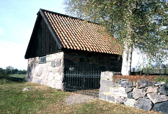 Bårhuset på kyrkogården sydvästra hörn.