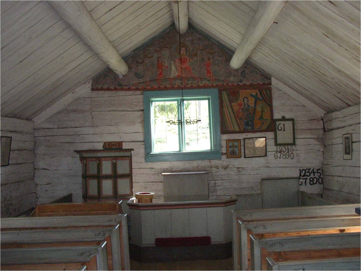 Kapellets interiör från väster.