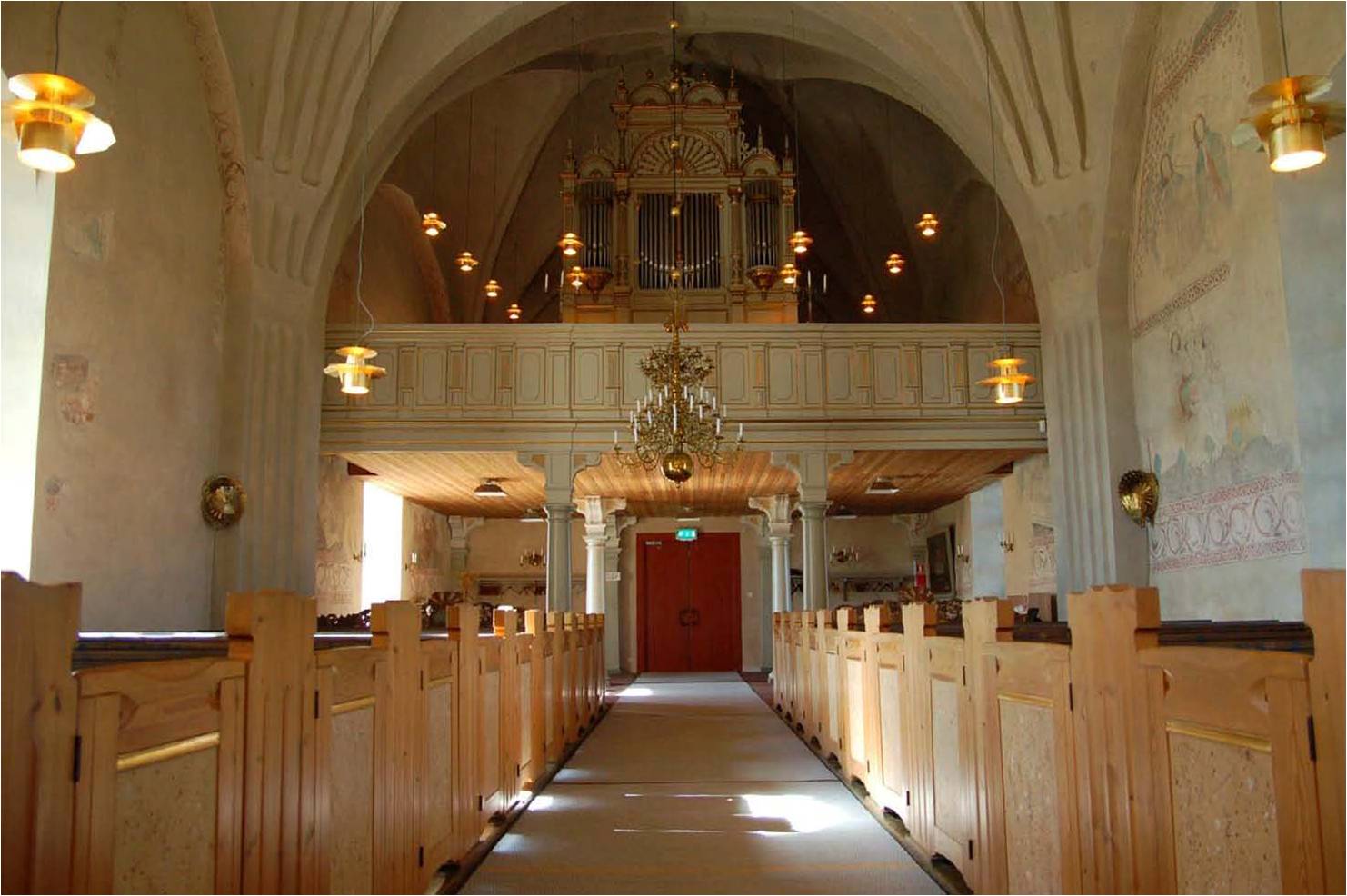 1901-02-års renovering var omfattande men togs till stor del bort 1951-56. Kvar blev dock läktaren och orgelfasaden, signerade stadsarkitekten i Gävle, E A Hedin. 