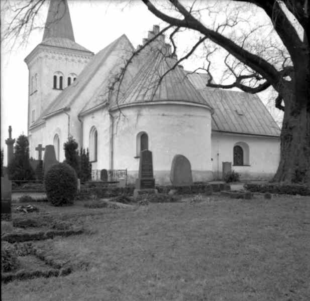 Stora Köpinge kyrka mot sydöst