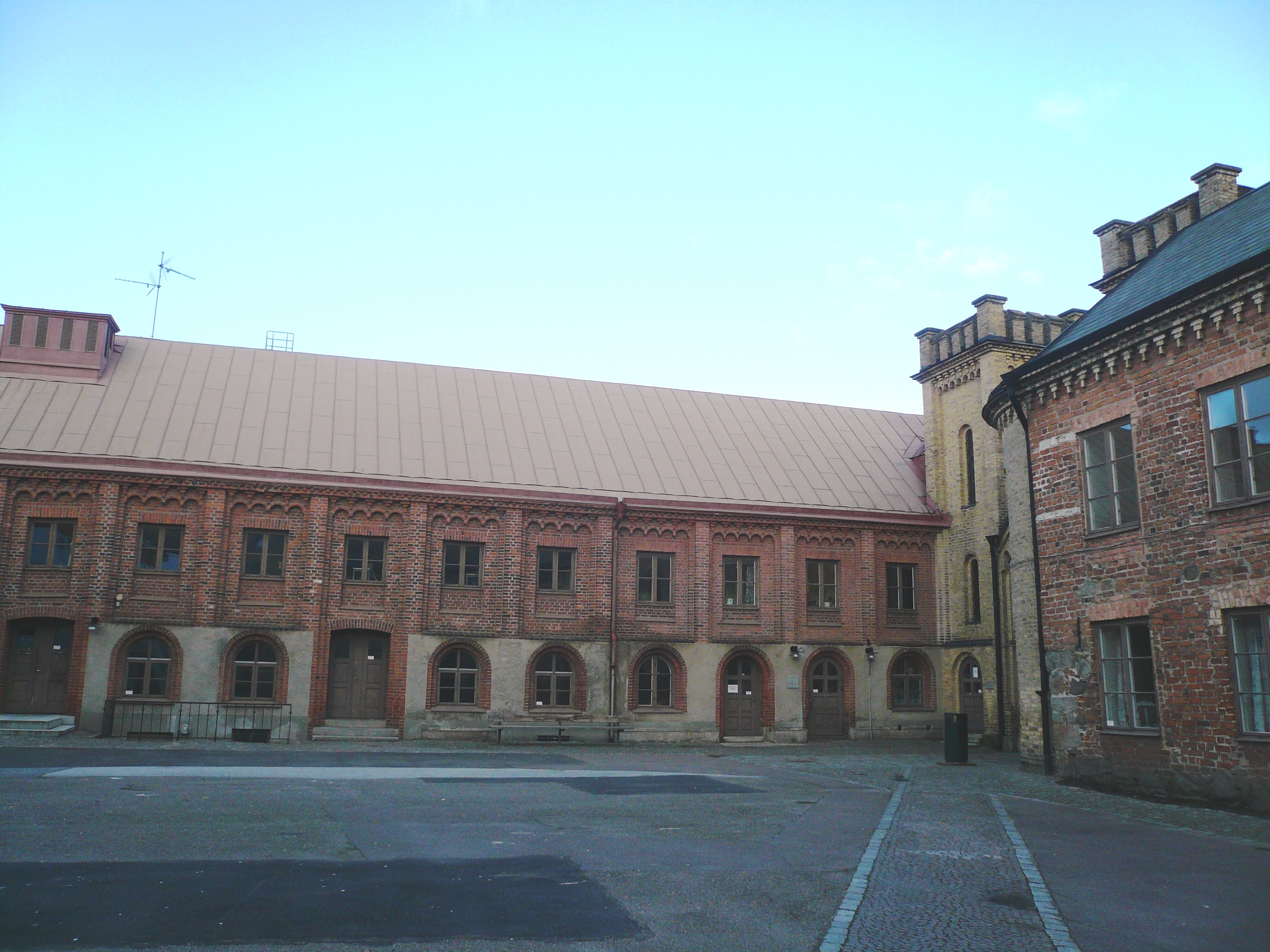 Katedralskolan 8, Lund. Gamla gymnastikhuset, fasad mot söder. Uppförd som stallänga 1807, påbyggd 1842 med en våning för att inrymma fäktsal. Ritningar utförda av CG Brunius.