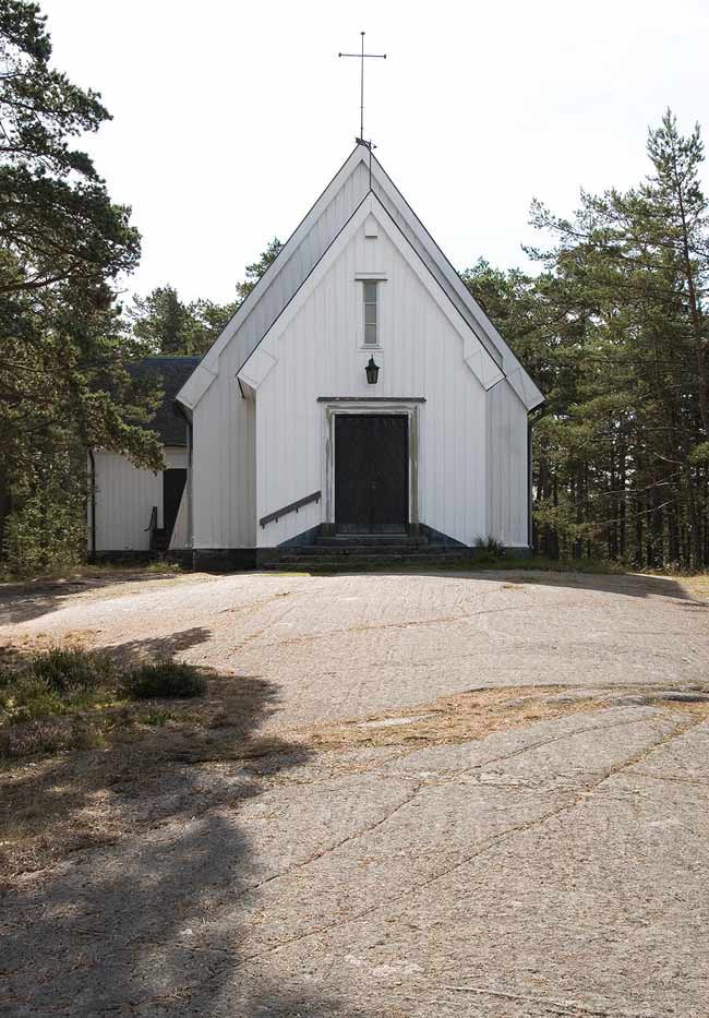 Sandhamns kapell från väster.