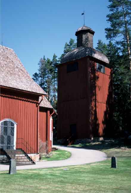 Gustav Adolfs kyrka och klocktorn från sv.