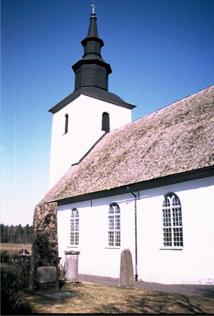 Segerstads kyrka från sydost.