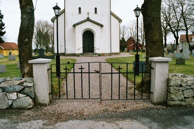 Trässbergs kyrkogård, grind från väster. Neg.nr 03/172:03.jpg