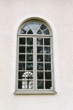Trässbergs kyrka, nordfönster. Neg.nr 03/172:04.jpg
