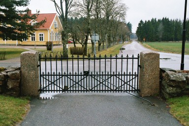 Norra Härene kyrkogård, grind mot väster. Neg.nr 03/169:13.jpg