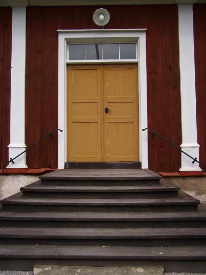 Fillinge tingshus, Linköpings kn, dörr till stora ingången.