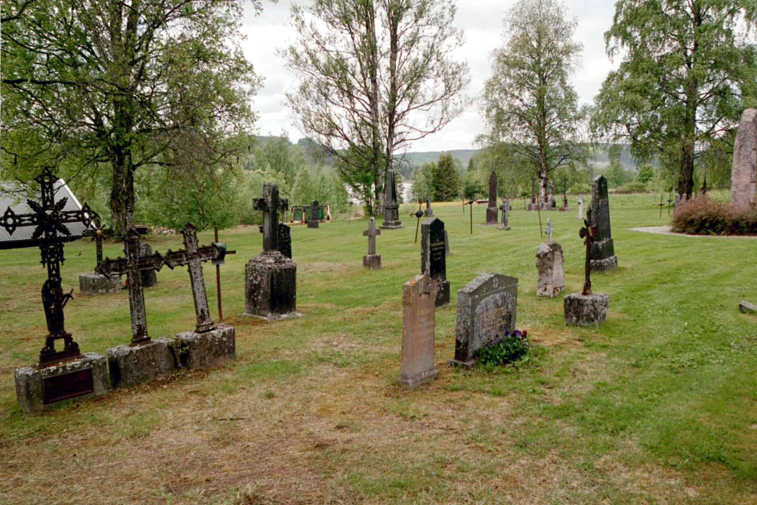 Hällesjö kyrkogård
