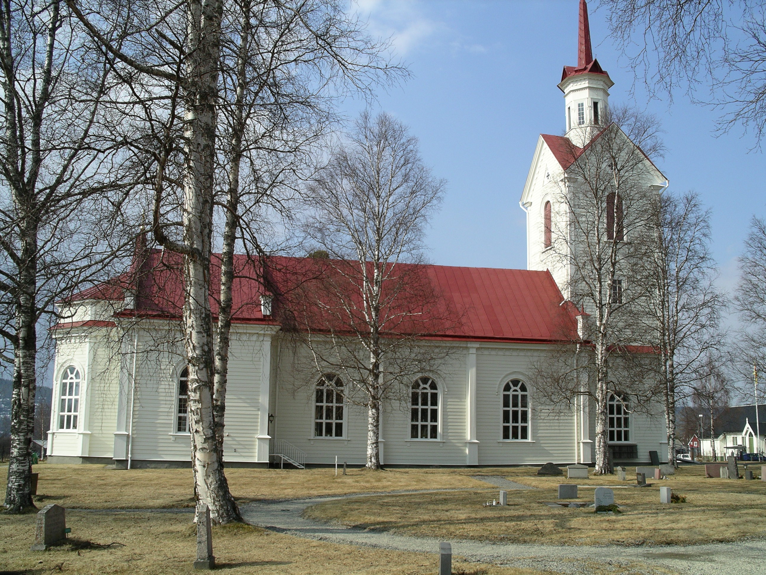 Rätans kyrka, fasad mot norr. 

Kyrkan inventerades mellan 2004-2005 av Martin Lagergren & Emelie Petersson, bebyggelseantikvarier från Jämtlands läns museum, de var även fotografer till bilderna. 
