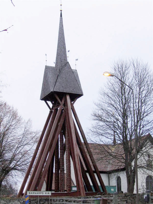 Klockstapeln vid Barnarps kyrka.