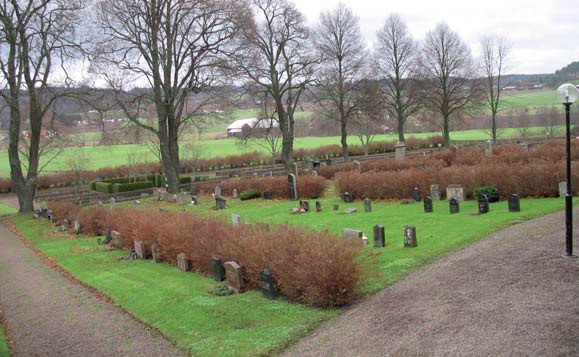 Kvarter C är den norra delen av den gamla kyrkogården och det består av fyra gräsklädda områden delade av tre grusgångar.