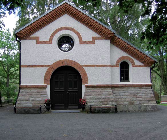 Gravkapellet på Garpa skans ritades av arkitekt Birger Damstedt och utgör en viktig del av treenigheten av byggnader vid Huskvarna kyrkogård.