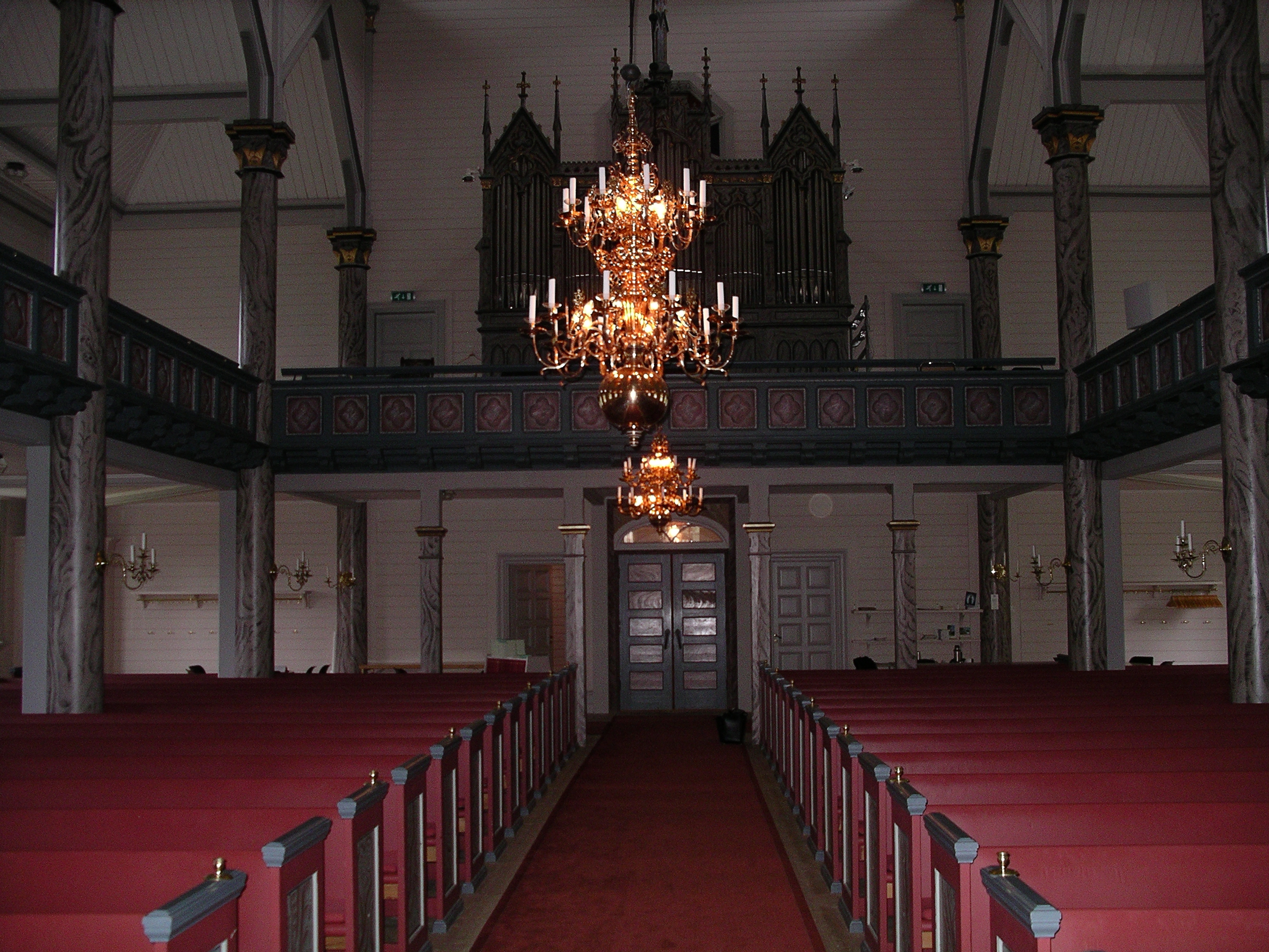 Duveds kyrka, interiör, kyrkorummet, vy mot orgelläktaren. 

Bilderna är tagna av Martin Lagergren & Emelie Petersson, bebyggelseantikvarier vid Jämtlands läns museum, i samband med inventeringen, 2004-2005.