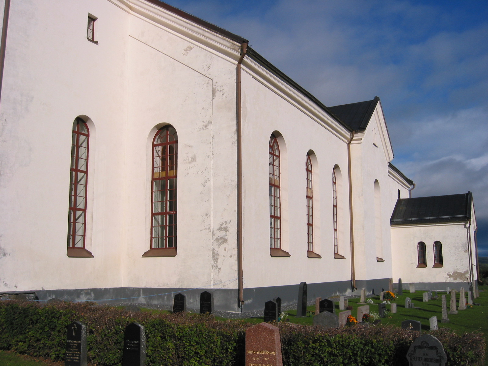 Kalls kyrka, exteriör, södra fasaden sedd från sydväst. 