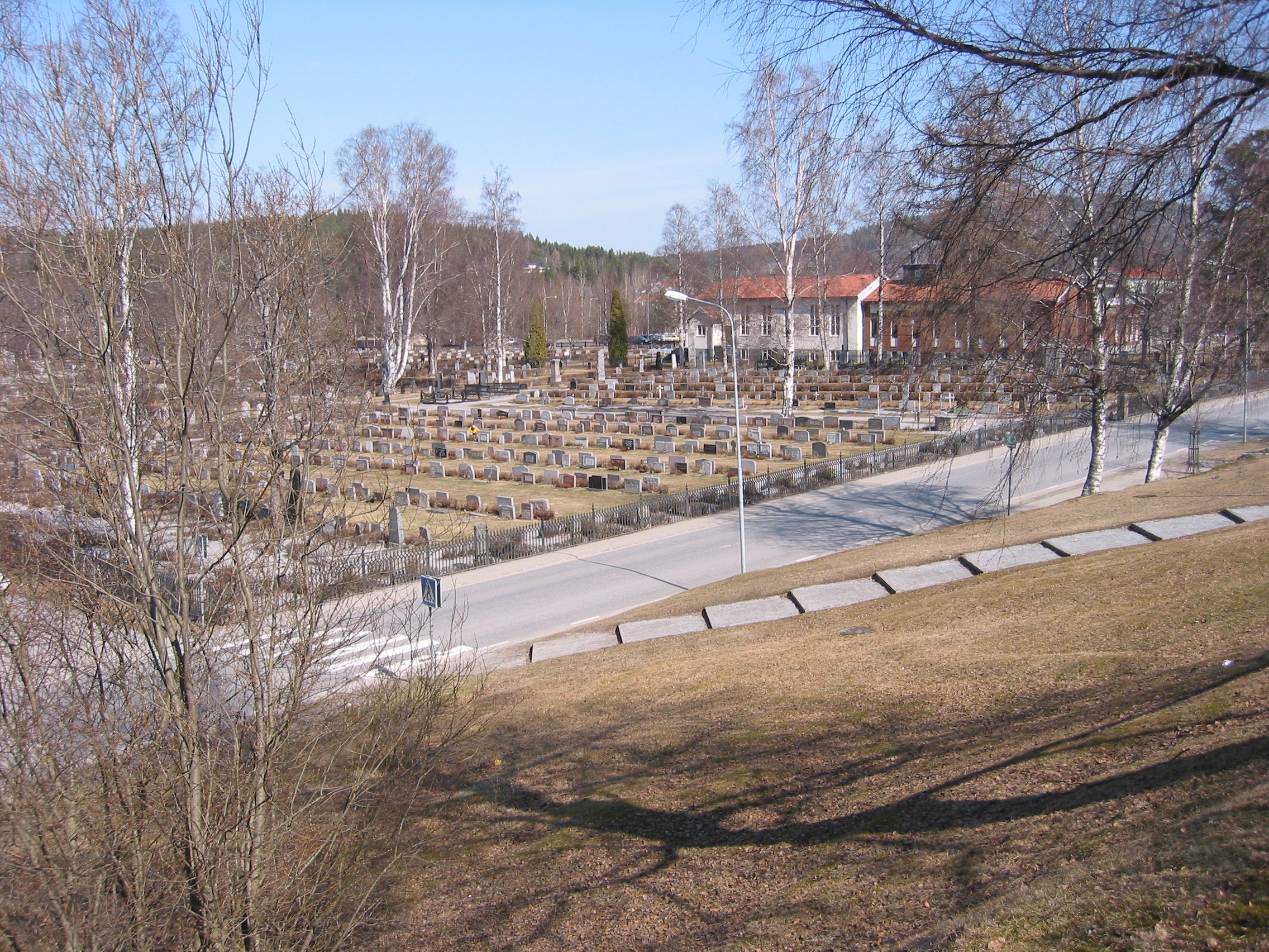 Själevads Kyrkas omgivande kyrkogård, vy över nordöstra kyrkogården.