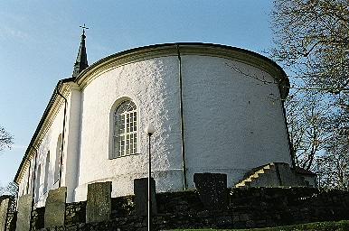 Koret på Örby kyrka, från SÖ.