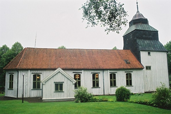 Nordfasaden på Ljushults kyrka.