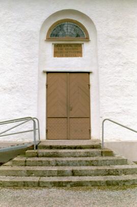Södra porten i Fristads kyrka.