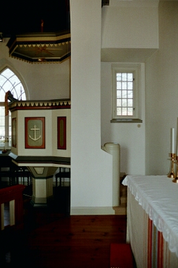 Målsryds kyrka, interiör, predikstol med ingång från koret.