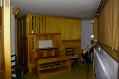 Orgeln i Hoppets kapell på S:t Sigfrids griftegård.
