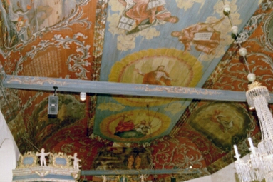 Borgstena kyrkas tak dekorerades av Dettlef Ross på 1760-talet.