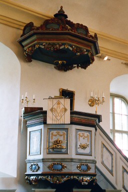 Predikstol i Främmestads kyrka. Neg.nr. 04/162:19. JPG.