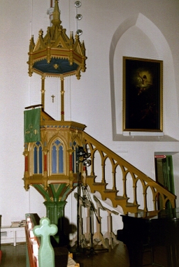 Predikstolen i Trollhättans kyrka.