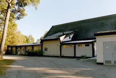 Norra sidan av Götalundens kyrka. Neg.nr. B960_015:12. JPG. 