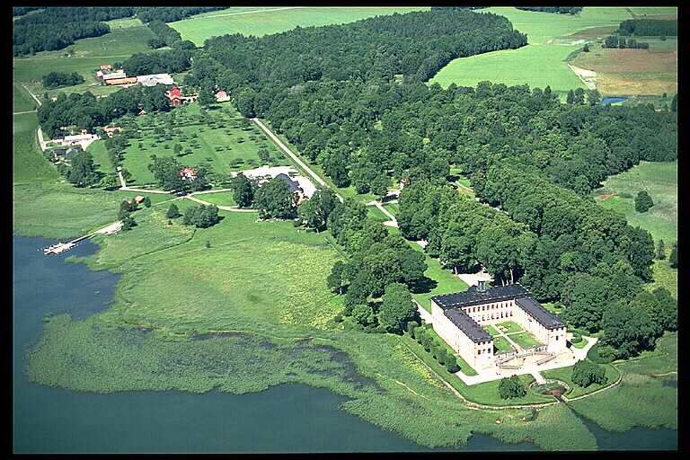 Tullgarns slott med omgivningar. Flygfoto