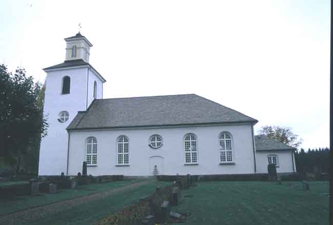 Mangskogs kyrka från söder. 