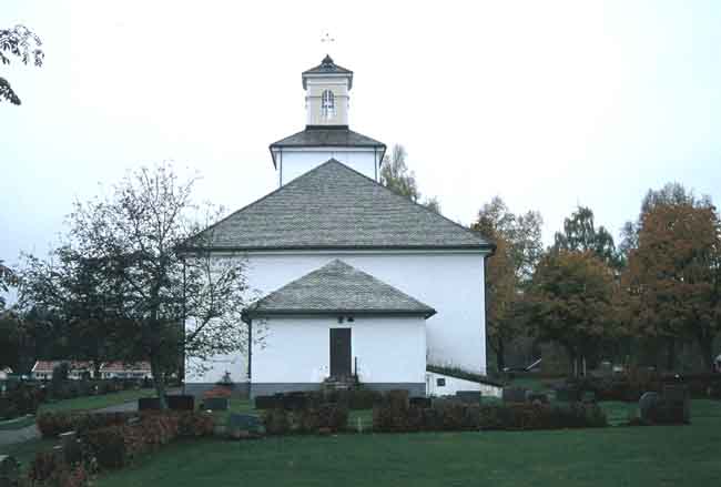 Mangskogs kyrka från öster.
