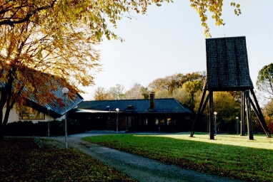 Vargöns kyrka invigdes 1979 och ritades av arkitekt Karl-Erik Ydeskog.