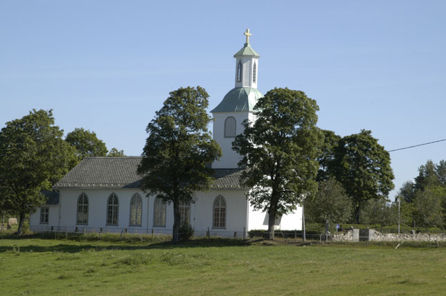 Mo kyrka från nordväst.