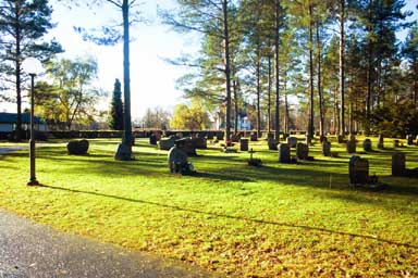 Den utvidgade kyrkogården i nordost med Tranemo kyrka i bakgrunden, från NÖ.
