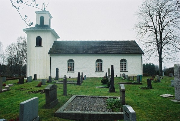 Finnekumla kyrka sedd från söder.